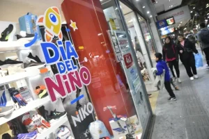 Despliegan un operativo especial de seguridad por las compras del Día del Niño en San Juan